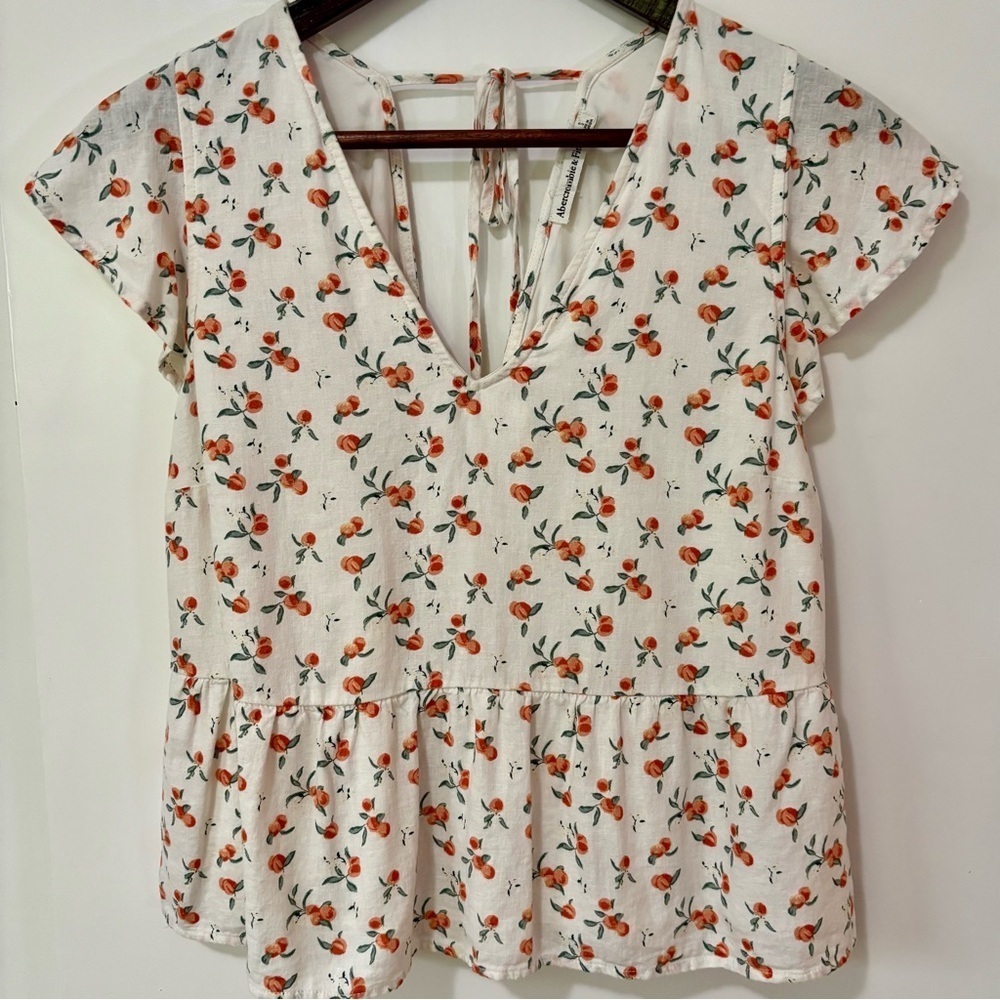 Abercrombie & Fitch| White Sweet Peach Pattern Peplum Cap Sleeve Blouse Sz S